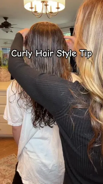 Color Wow Curl Spray You only need one product to get shiny beautiful curls. #curlyhair #curlyhairroutine #beauty #hairhacks #curlyhairtips 
