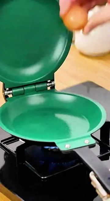 Double Side Frying Pan#flippancakepan #breakfasthack #pancakelovers #tiktokmademebuyit #tiktokshopblackfriday #cook