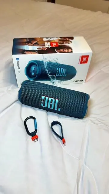 The new JBL flip 7 is $40 cheaper on TikTok than in stores! 😱 @JBL Audio #jblaudio #portablespeaker #tiktokshopblackfriday #christmasgiftideas #waterproofspeaker 