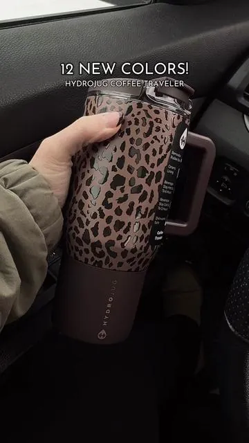 Check out all of the new colors you can get in the BRAND NEW ceramic lined 20oz coffee traveler from @HYDROJUG! #hydrojug #hydrojugtraveler #leakprooftumbler #coffeemug #travelmug 