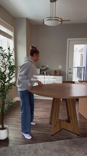 Now I just need some chairs🤭 this build was so easy and amazing quality!! Thankyou @Tribesigns 🫶🏼 #homefurnishing #diningroominspo #diningroomtable #table #moving 