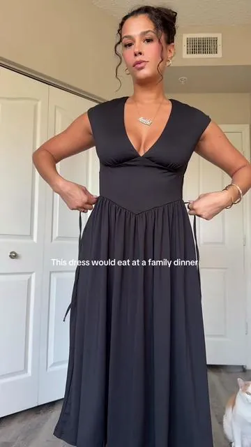 Makes you look SNATCHED #tiktokshopcreatorpicks #dinneroutfit #elegantdress #christmasoutfit #holidaypartyoutfit 