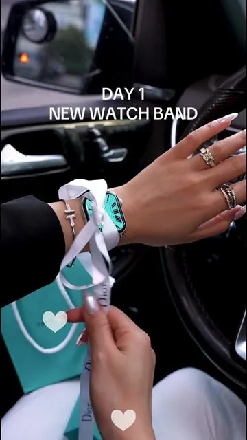 A Tiffffany girl finally find her favorite minimal vibe watch band💝🎁🎀 #watchband#fyp #iwatch#TikTokShopHolidayHaul#christmas 