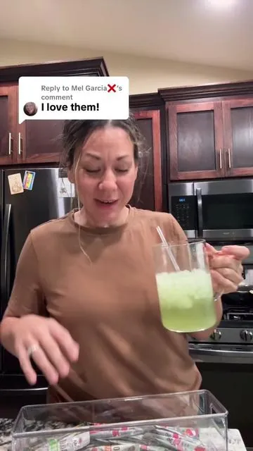 Replying to @Mel Garcia❌️ yes! They’re so delicious and I love that they’re low calorie and healthier than what I was drinking before . #tastesalud #energydrinks #tiktokshopholidayhaul #caffeineaddiction #aguasfrescas 