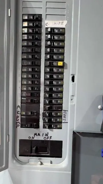 Breaker box not labeled? #electric #homeprojects #tiktokshopblackfriday #diyproject #diy 