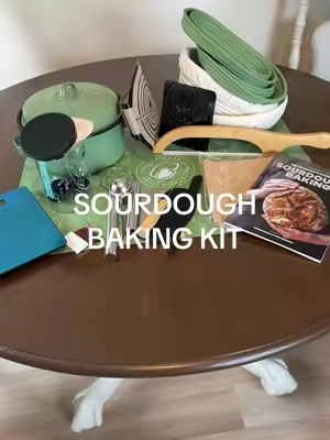 Sourdough girlies…. Take over the world plz 🥖🤩  #craftzee #sourdoughforbeginners #sourdoughbaking #sourdoughkit #tiktokshopholidayhaul 