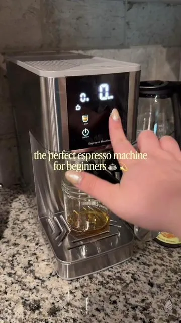 literally made my latte under a minute, no more spending $6 for coffee 🤏🏻 it was so easy to use! #marianaesquivels #tiktokshopblackfriday #espressotiktok #espressoathome 