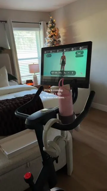 someone could’ve told me working out can actually be FUN 😭✨💪🏼 stationary bike of my DREAMS 🖤✨ #stationarybike #exercisebike #athomeworkout #merach #newyearnewme @Merach fitness 