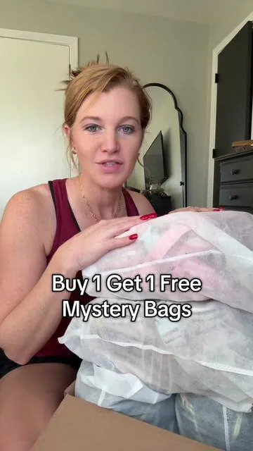 Lovevook is still running their buy 1 get 1 free deal! Stock is limited so run to check out before they are gone 😍 #lovevook #backpack #travelbag 