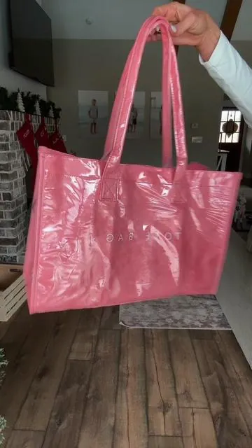 This color is took me out! Obsessed with this tote bag! #totebag #christmasgift #tiktokshopmademebuyit #holidayhaul #bag 
