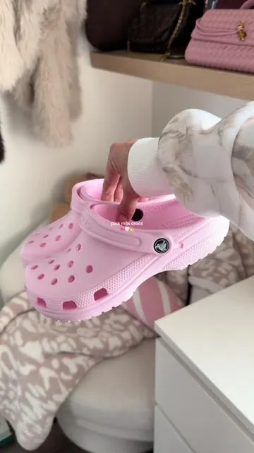 #crocs #pinkcrocs #clogs #tiktokshopholidayhaul #tiktokshopcreatorpicks 