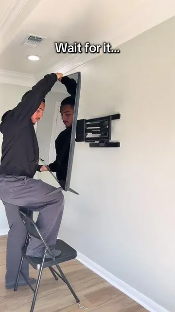 Very sturdy and easy to mount #tvwallmounting #lgtv #65inchtv 