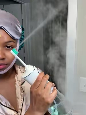 Water flosser & toothbrush all in one ! #h2ofloss #waterflosser #TikTokShopHolidayHaul #tiktokshopcreatorpicks 