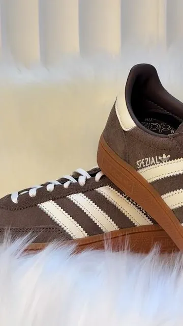 SHE’S BAAACKKK ✨🏃🤩 And she’s gonna go quick! Shop now! #tiktokshopholidayhaul #tiktokshopchristmas #adidasspezial #sneakertok 