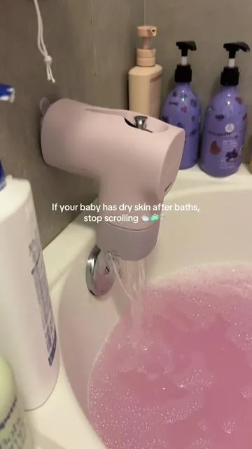 I genuinely thought I had tried everything for my girls’ dry skin after baths!! Gentle washes, oatmeal stuff, slathering natural lotion after every bath!! but it turns out it wasn’t the products we were using!!  A mom friend put me onto a bathtub filter and I was honestly skeptical, but after one bath we could already tell a difference. Less tightness, less dryness, softer skin overall for both girls. I wish we had this in the newborn stage!!  If your baby or toddler deals with dryness, redness, or eczema prone skin, this is worth looking into. It’s still on sale and comes in the cutest colors too 🤍 #tiktokshopholidayhaul #tiktokshopcreatorpicks #newbornessentials #bathtub #babyessentials  Baby bathtub filter  Baby filter  Newborn essentials  Bathtub filter kids  Bath toys  Bathtok  Healthy baby items  Nontoxic baby items Unique baby shower gift