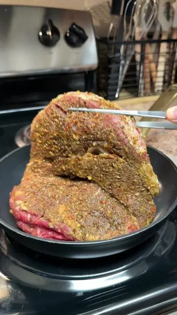 cook a cozy dinner at home with me 🥰 love me a @Crock-Pot meal and pot roast hits the spot everyyyy time  #potroast #crockpotrecipes #easydinner #slowcooker #homecooking @Thyme & Table @Scrub Daddy @Farberware Cookware @Kinder's Flavors @Lawry’s Seasoning @Lipton Tea @liptonicetea @From Our Place   