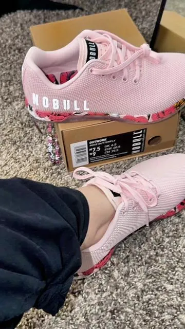 I’ve never seen a prettier workout sneaker #gymshoes #pinksneakers #nobull #gymoutfits #nobullsneakers 