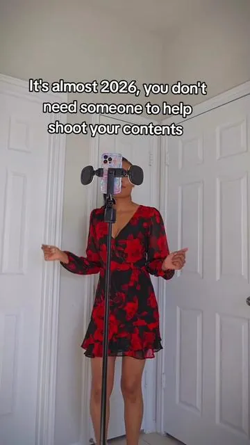 This Tripod follows me 360° #tripod #contentcreator #facetracking #tiktokshop #tiktokshopfinds 