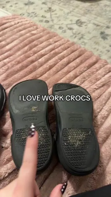 This is a honest review I paid for these and they are way cheaper on TikTok shop then in store if ur looking for good work shoes that are non slip and don’t look silly these are it!! I’m obsessed as u can tell from my last pair they  lasted me 3 years lol #nonslips #christmas #christiantiktok #foryoupage #fyp 
