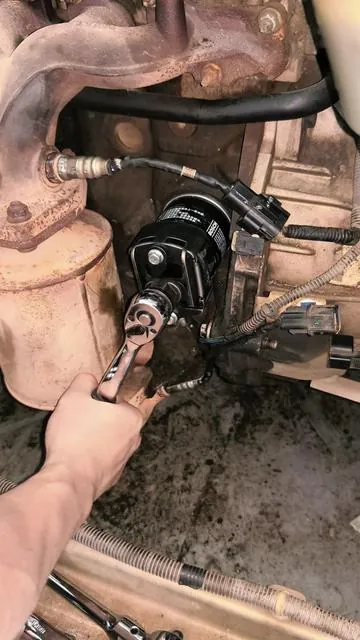Llave inglesa de filtro de aceite en forma de u, todo tipo de filtros de aceite se pueden desmontar y montar#maintenance #change engine oil #oil filter wrench #oil filter removal tool #car maintenance and repair 