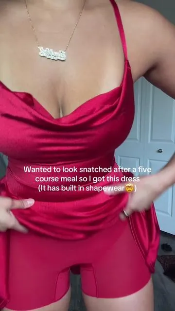 Waist where? #merrygiftlist #popilush #popilushdress #shapeweardress #builtinshapewear 