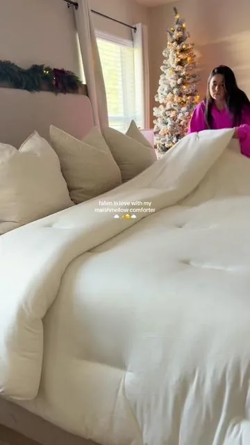 double-stuffed. extra fluffy. feels like a marshmellow cloud ☁️💫😴 #mellowsleep #comforter #bedding #cozybedroom @Mellow Sleep 