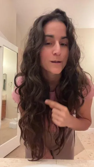 Your liquid shampoo will not do this to your hair #shampoobar #hairgrowth #hairhealth #cleanhaircare #shampoobars   
