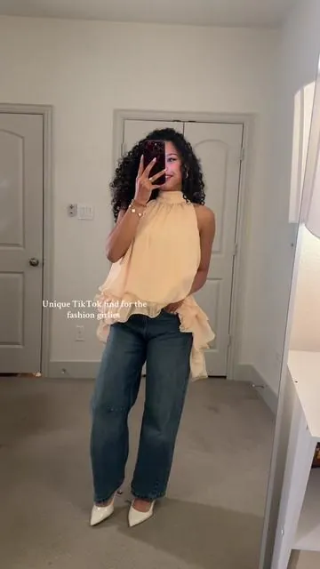 This is such a cute top I can’t wait to style it different ways 🙂‍↕️🤏🏽 #ciderhaul #outfitinspo #fashiontiktok #holidayhaul #creatorsearchinsights 