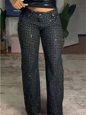 the CUTEST jeans😻🖤 #lowrisejeans #edikted #nyeoutfit #lowrise 