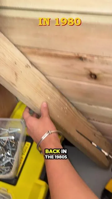 Christmas gift hack for the man who has everything!2-pack magnetic screwdriver bit adapter → screws stay put, no more drops.Smooth drilling, zero slips. Affordable & practical.Perfect for dad, boyfriend, husband!#TikTokShopHolidayHaul#MagneticScrewdriverBit#ChristmasGiftForMen #ToolHacks #DIYGift 