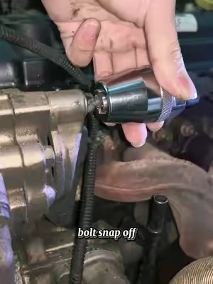Headless screw extractor can remove the bolt rod of rusty exhaust pipe.#Mechanic #automobile 