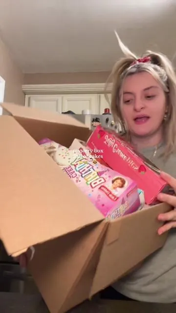 This was so fun opening! I love the fact of getting all mystery ones! #classiccakes #mysterybox #snacks #sweetsnacks #tiktokshopholidayhaul 