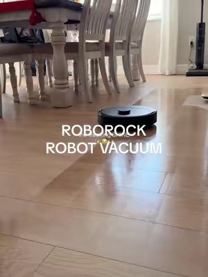 not going to lie.. my floors were being neglected 😭 now they've never looked cleaner 🙌🏻🧼🫧 #robotvaccuum #roborock #roborockqv35s #cleaninghacks #cleanhome @RoborockUS 