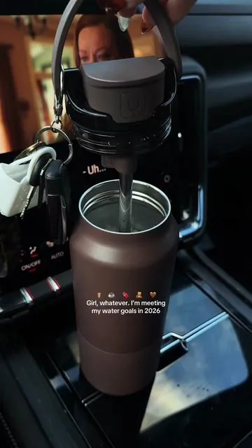 @BrüMate Rise 35oz Water Bottle 🤎🧋💦 #brumaterise #brumate #watergoals #tumblertok #tiktokshopcreatorpicks 
