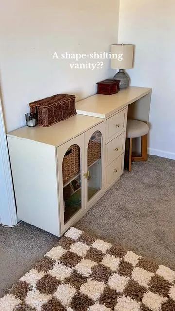 I’ve had this one for months and it’s so good! #vanity #desk #homedecor #homefurniture #organizedhome 