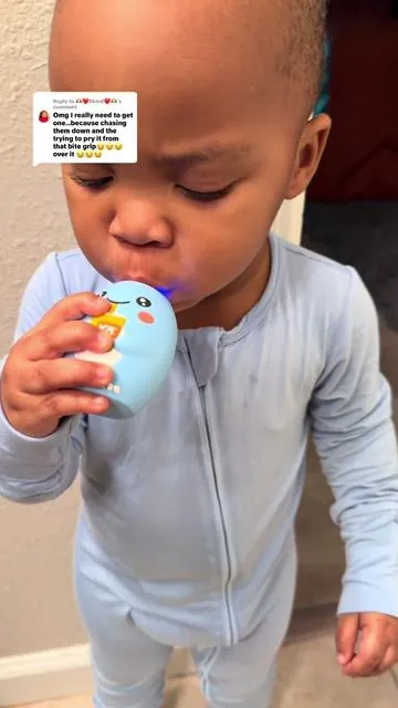 Replying to @🫶🏾❤️Bkind❤️🫶🏾 Sis I have been fighting for my life over here🥺🥺🥺 !!! This has made my morning routine so much better #ushapedtoothbrushforkids #kidselectrictoothbrush #toddlermom 