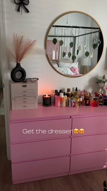 This is the cutest dresser ever!! I love it so much🩷🩷