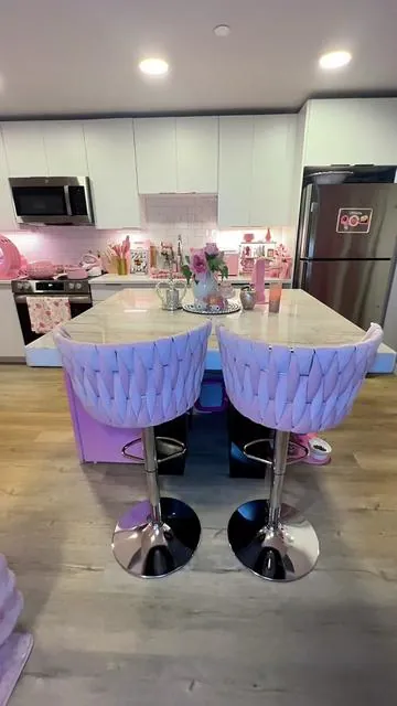 I finally got my dream barstools🎀  @AWQM #barstool #barstools #pinkaesthetic #kitchendecor #homefinds 