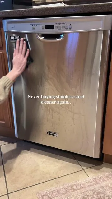 The fact that these dry streak free, are reusable, washable, AND affordable… a game changer when it comes to stainless steel appliances #cleantok #cleaninghacks #cleaningtips #cleaning #clean 