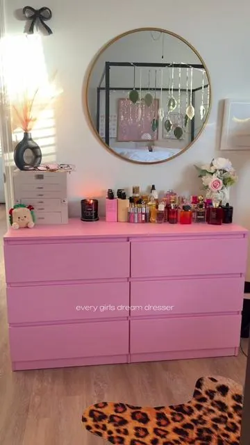 She’s stunning and pink🩷🩷😍