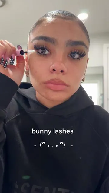 bunny style lash 🐰💖 #@OKAYLOVE #lashestutorial #lashclusters #lashesdiy #lashkit 