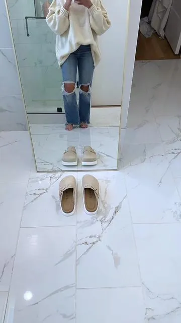 Memory foam clogs that mold to your feet!! These are the comfiest things ever!!  #clogs #memoryfoamshoes #clogshoes #comfyshoes #tiktokshopholidayhaul @Project Cloud Shoes 