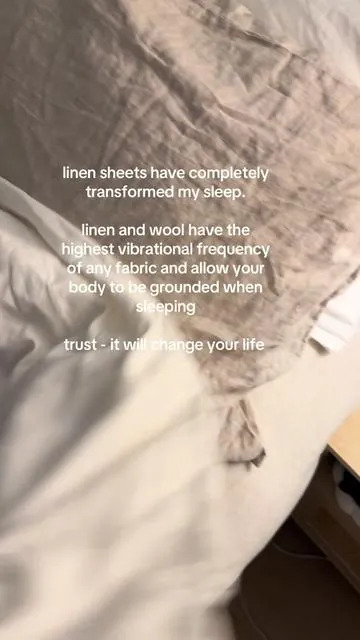 I’m changing all of the fabrics in my life to nontoxic natural no plastic fabrics - join me! Love my atlinia linen sheets #nontoxicliving #nontoxicclothes #bedding #linensheets 