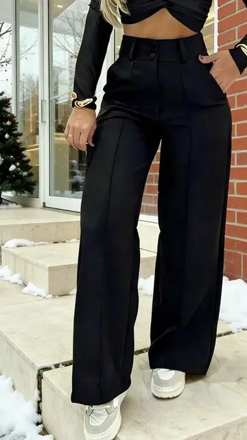 The black with those clean stitch lines is so sharp #ootd #weekendoutfit #womenstyle #fyp #foryour 
