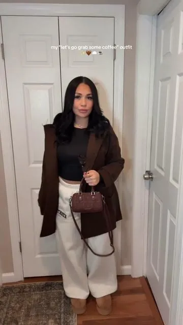 dress up or dress down trench coat 🤎 #comfyvibes #womenstrenchcoat #browncoat #ootd #fyp 
