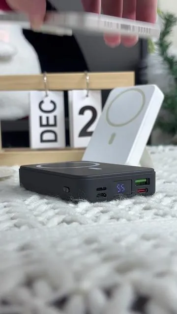 I have pretty much tried every powerbank on tiktok shop and this one is the best in its class! #powerbank #magneticcharger #christmasgift #stockingstuffers #blackfridaydeals