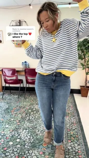 Replying to @Jasmine Levers Right here 😍😍😍 This sweatshirt has been ALL over my FYP — and now I know why 👀 The fit, the color, the softness… perfection. #T#TikTokShopCreatorPicksl#lookforlesss#stripedsweatshirtHolidayHaul #momstyle 