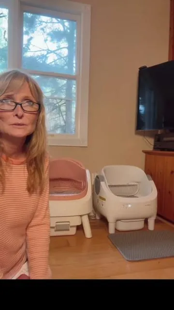 🌟 If you’re tired of scooping, smelling, or fighting with messy litter boxes, this is the upgrade your home (and your cat) deserves. The Thereye SC06 is an open‑top, self‑cleaning litter box with smart app control, 4 gravity sensors, and an infrared safety system so your kitty is always protected. The odor‑locking waste drawer keeps your home fresh, the 20 dB quiet mode keeps things peaceful, and the wide entrance works for cats of all sizes. It even refills quickly with less mess. Total game‑changer for multi‑cat homes, busy humans, and picky kitties. Thereye SC06 Open‑Top Automatic Cat Litter Box • Thereye SC06 automatic cat litter box • self‑cleaning litter box • smart litter box • open‑top cat litter box • odor‑free litter box • WiFi cat litter box • automatic litter box for large cats • quiet litter box • best automatic litter box for multiple cats • odor‑locking cat litter box • cat litter box with app control • quiet self‑cleaning litter box • open‑top litter box for anxious cats • “Thereye SC06 Smart Self‑Cleaning Litter Box — Open‑Top, Odor‑Free, Cat‑Approved” • “Automatic Cat Litter Box with App Control + Odor‑Locking Drawer” • “Quiet 20 dB Self‑Cleaning Litter Box for Cats of All Sizes” • #cat  • #AutomaticLitterBox • #SmartLitterBox • #catlitterbox  #holidayhaul @Thereye.pro 
