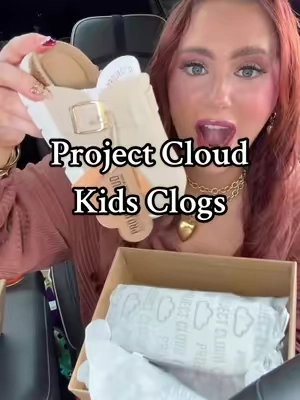 Project Cloud has so many cute clogs for kids! These are my fave!!! #clogs #kidsclogs #projectcloud #projectcloudclogs #toddlerclogs
