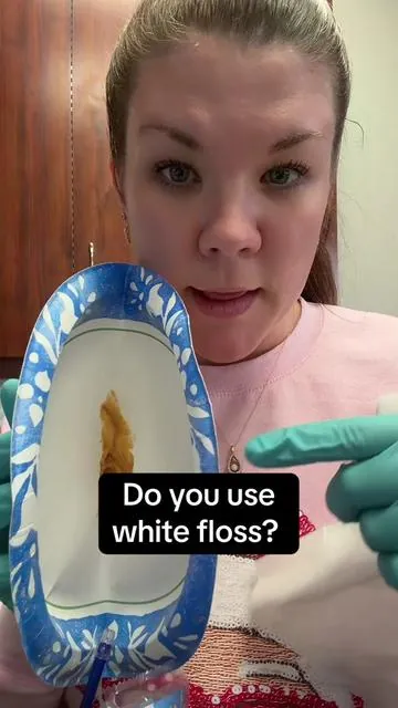 This what I mean whe. I say use black floss to show you what you are missing. #TikTokShopCreatorPicks #floss #blackfloss #expandingfloss #dental 